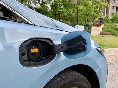 Rotationsdämpferanwendung an EV-Ladeanschlüssen